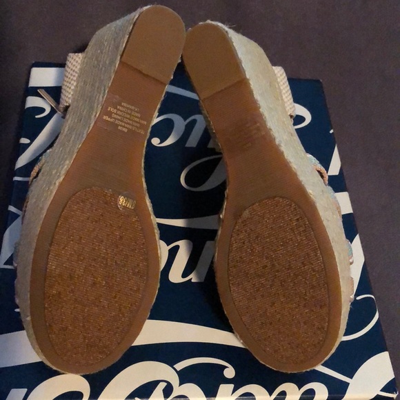 NEW LUCKY BRAND WEDGE SANDAL SIZE 8 - Picture 5 of 9